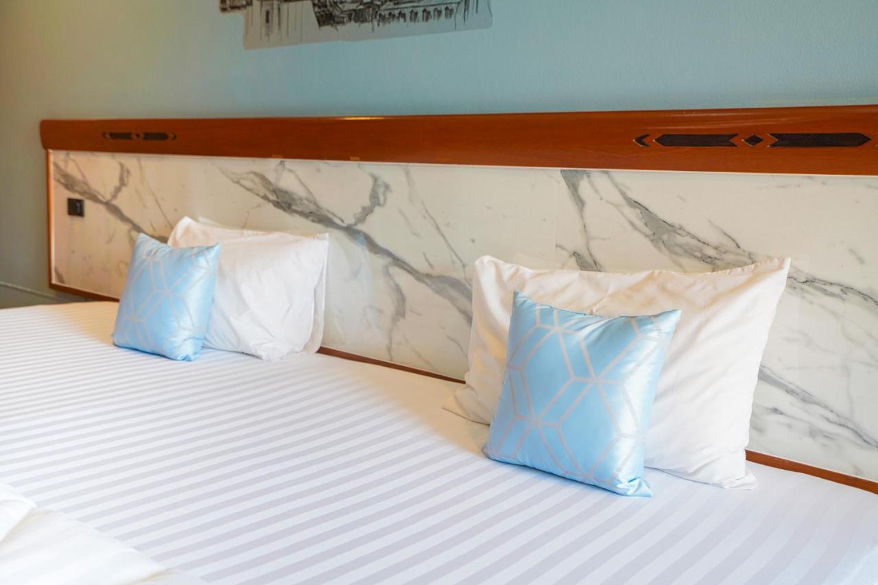 Mayfa Hotel - Sha Extra Plus Phuket Exteriör bild
